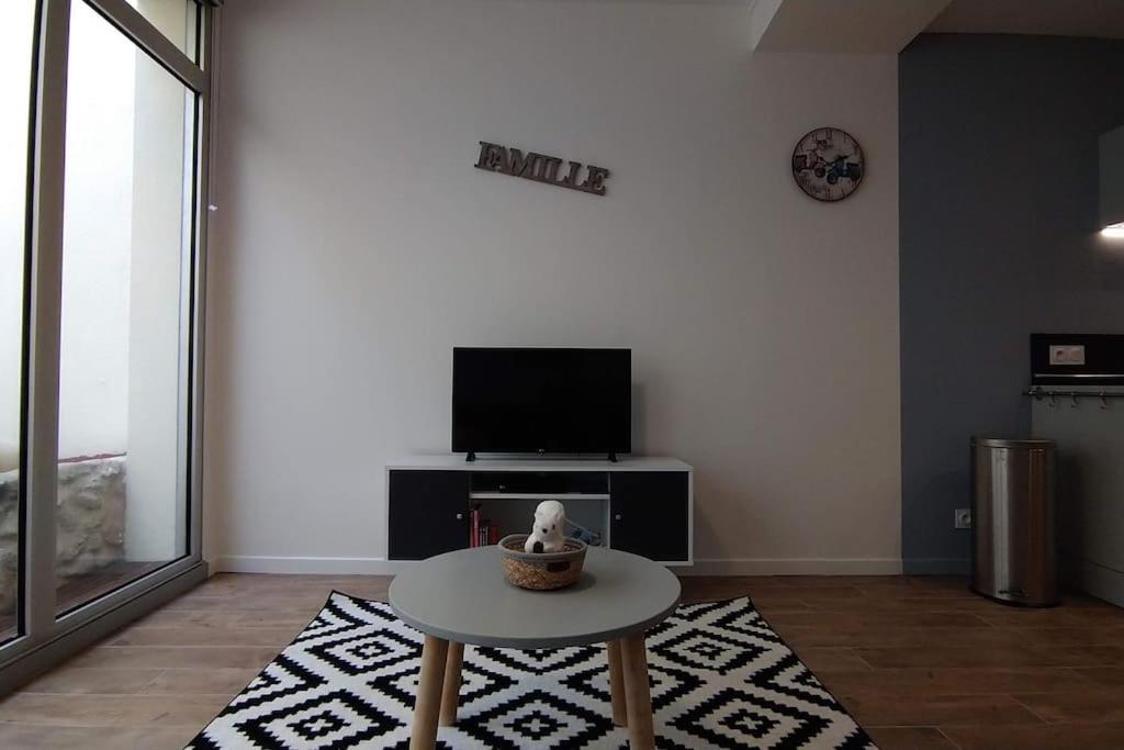 Maison De Ville En Plein Coeur De جونزاك المظهر الخارجي الصورة